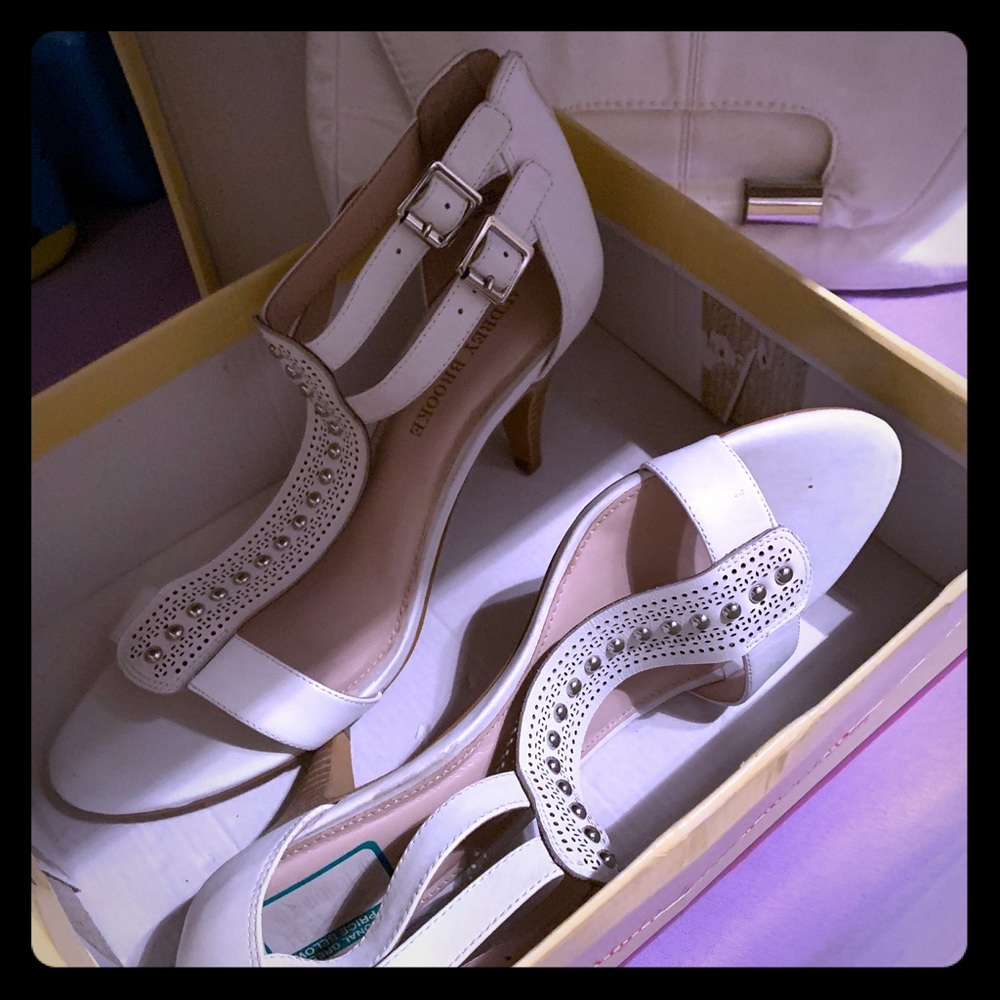 Shoes never worn
